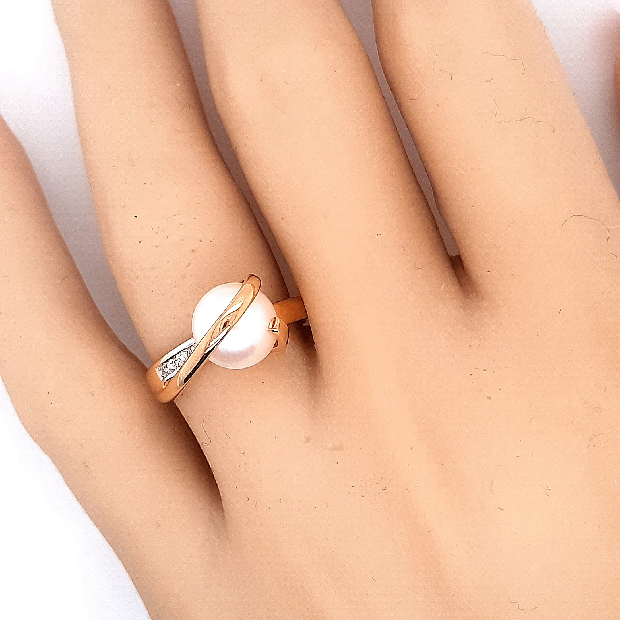 18ct Yellow Gold Pearl & Diamond Ring