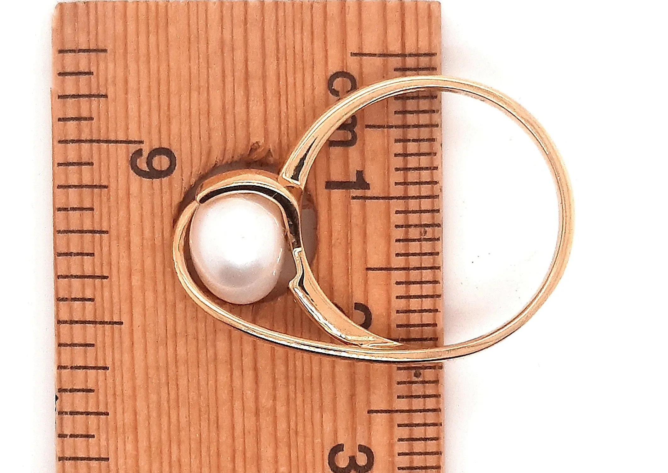 18ct Yellow Gold Pearl & Diamond Ring