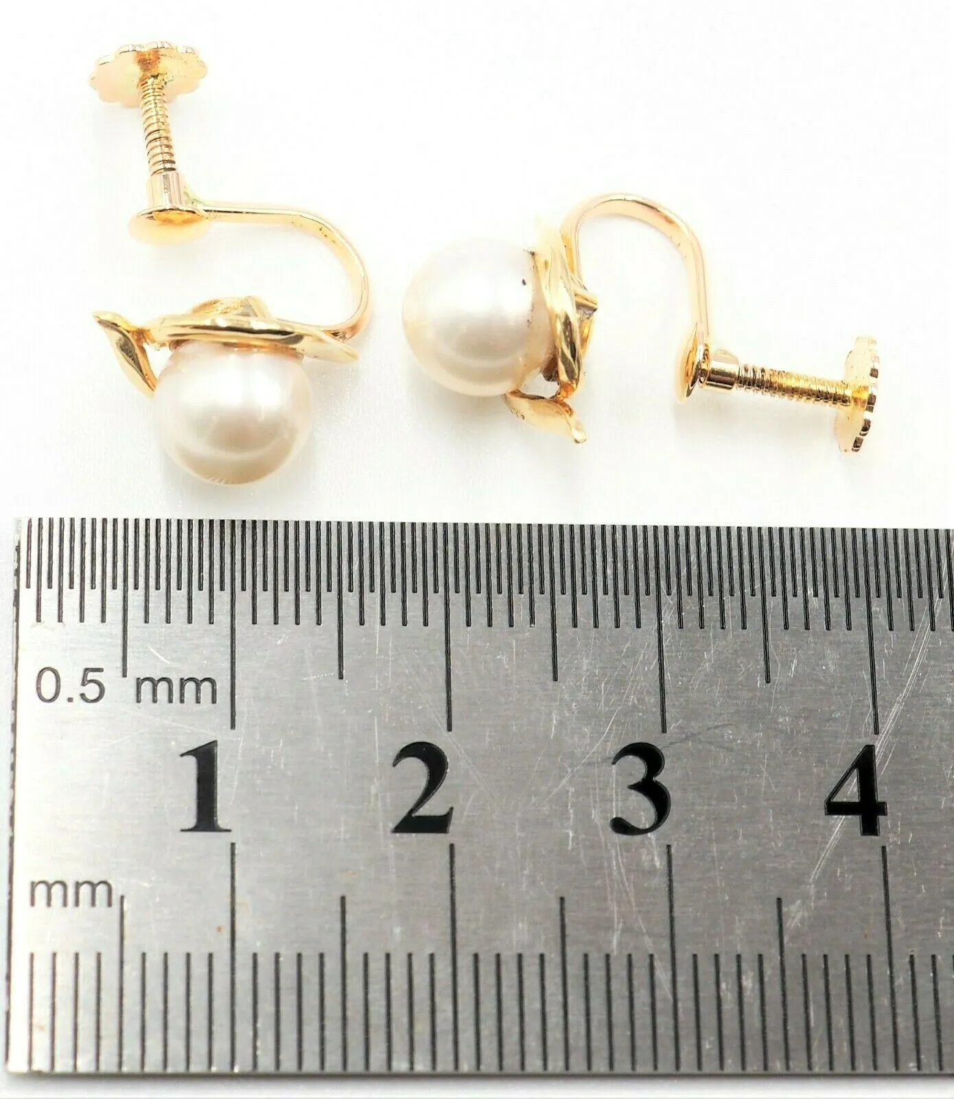 Akoya Pearl 14ct Yellow Gold Screw Back Stud Earrings