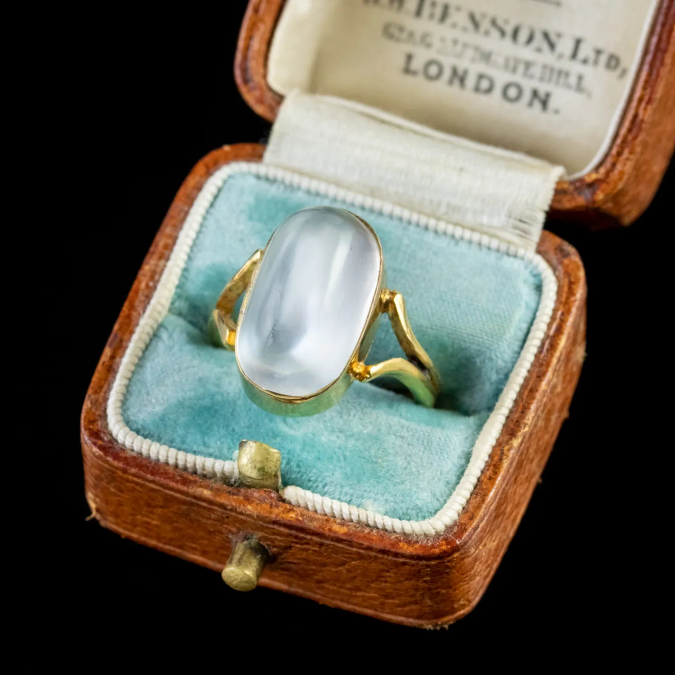 Antique Victorian Moonstone Ring 18Ct Gold 6Ct Moonstone Circa 1880