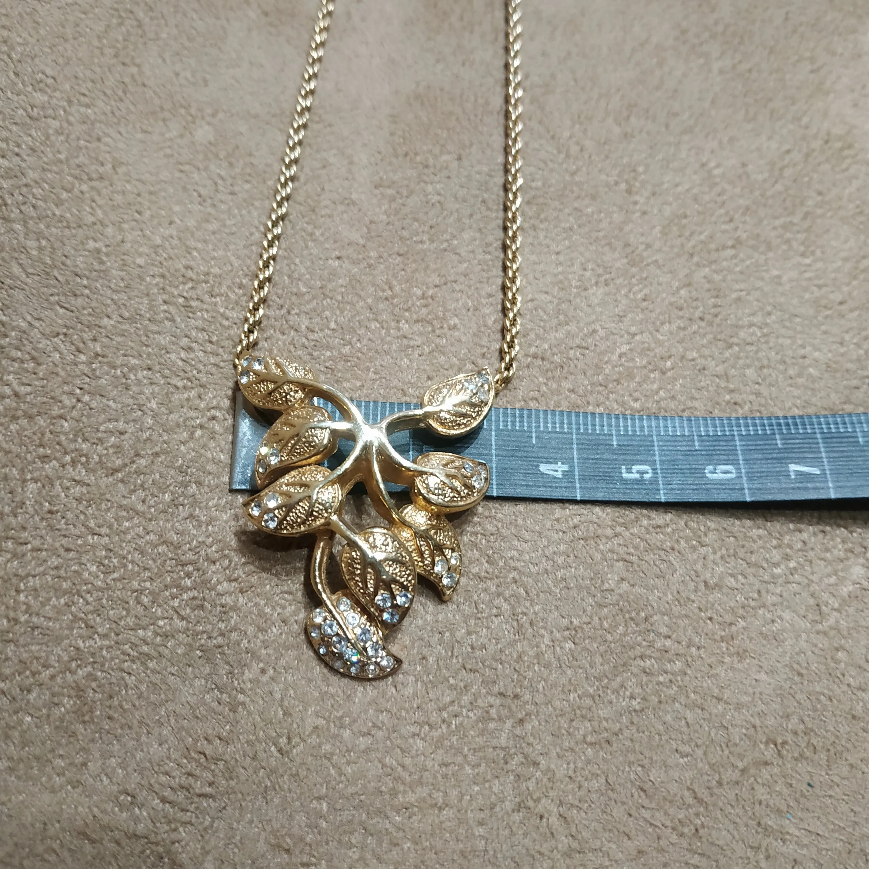 Christian Dior vintage leafy pendant Necklace