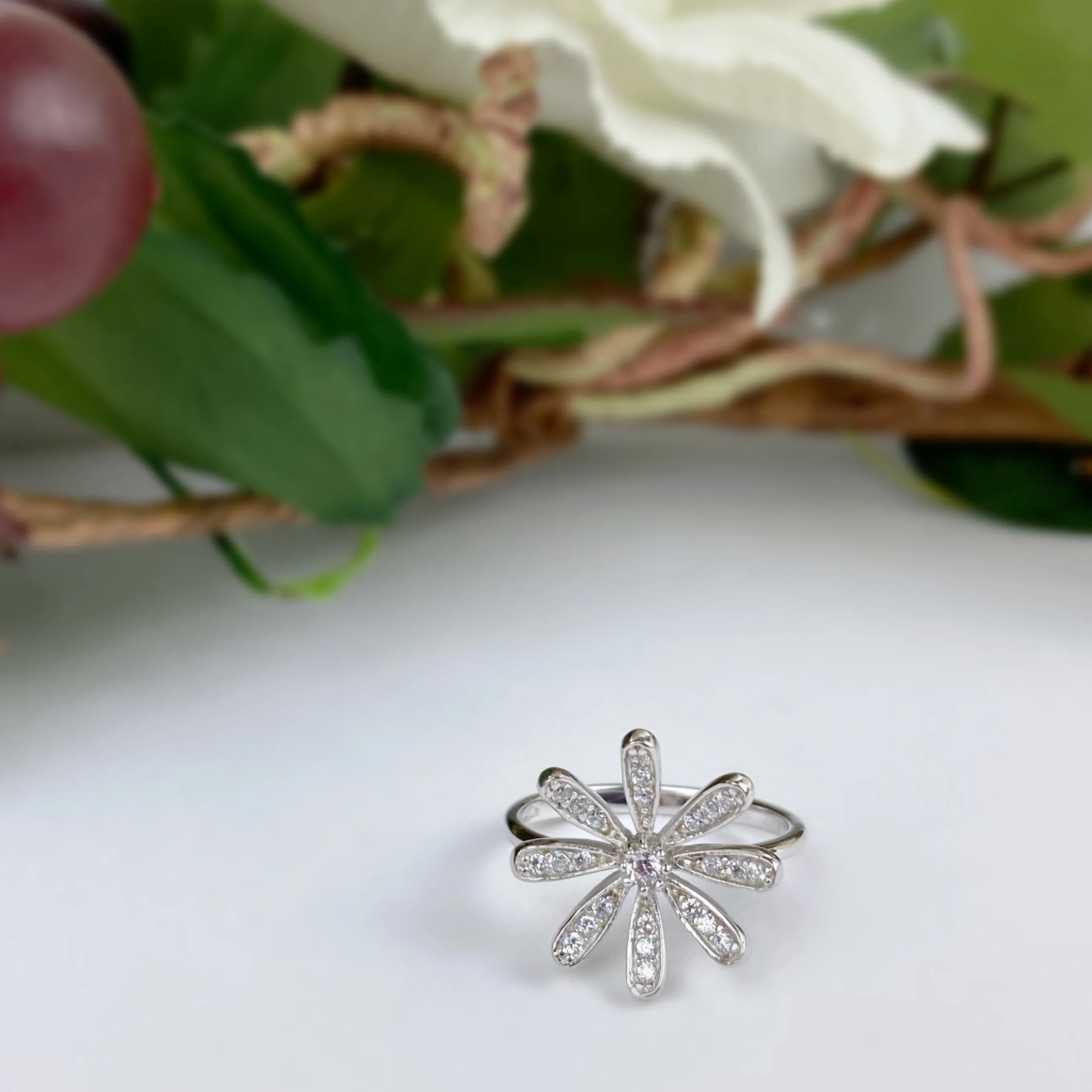 Daisy Sparkle Ring - VR303