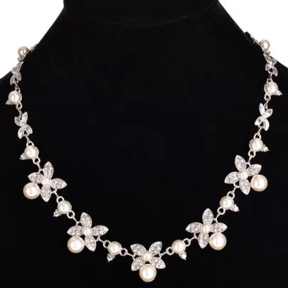 Fathion Charming Pearl Flowers Plated Necklace