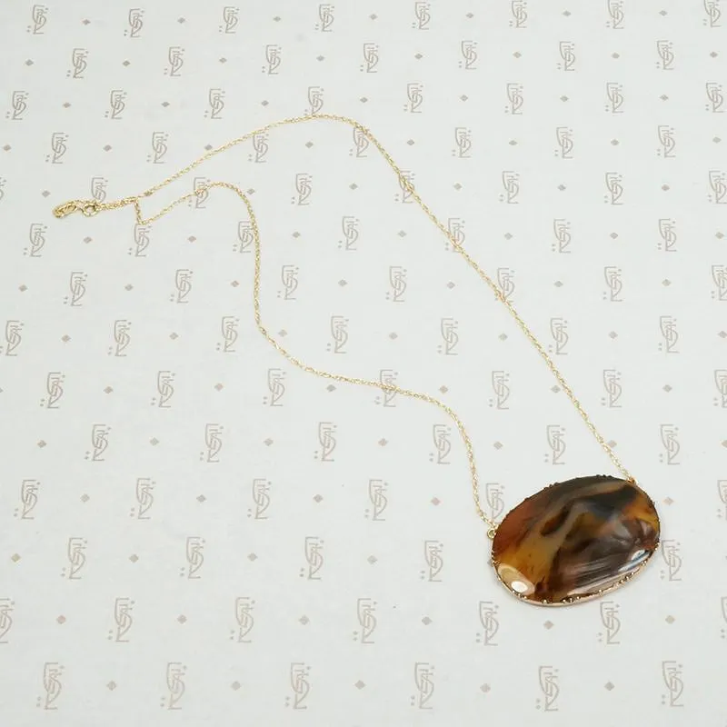 Georgian Dessert Toned Agate Necklace in 18k Gold