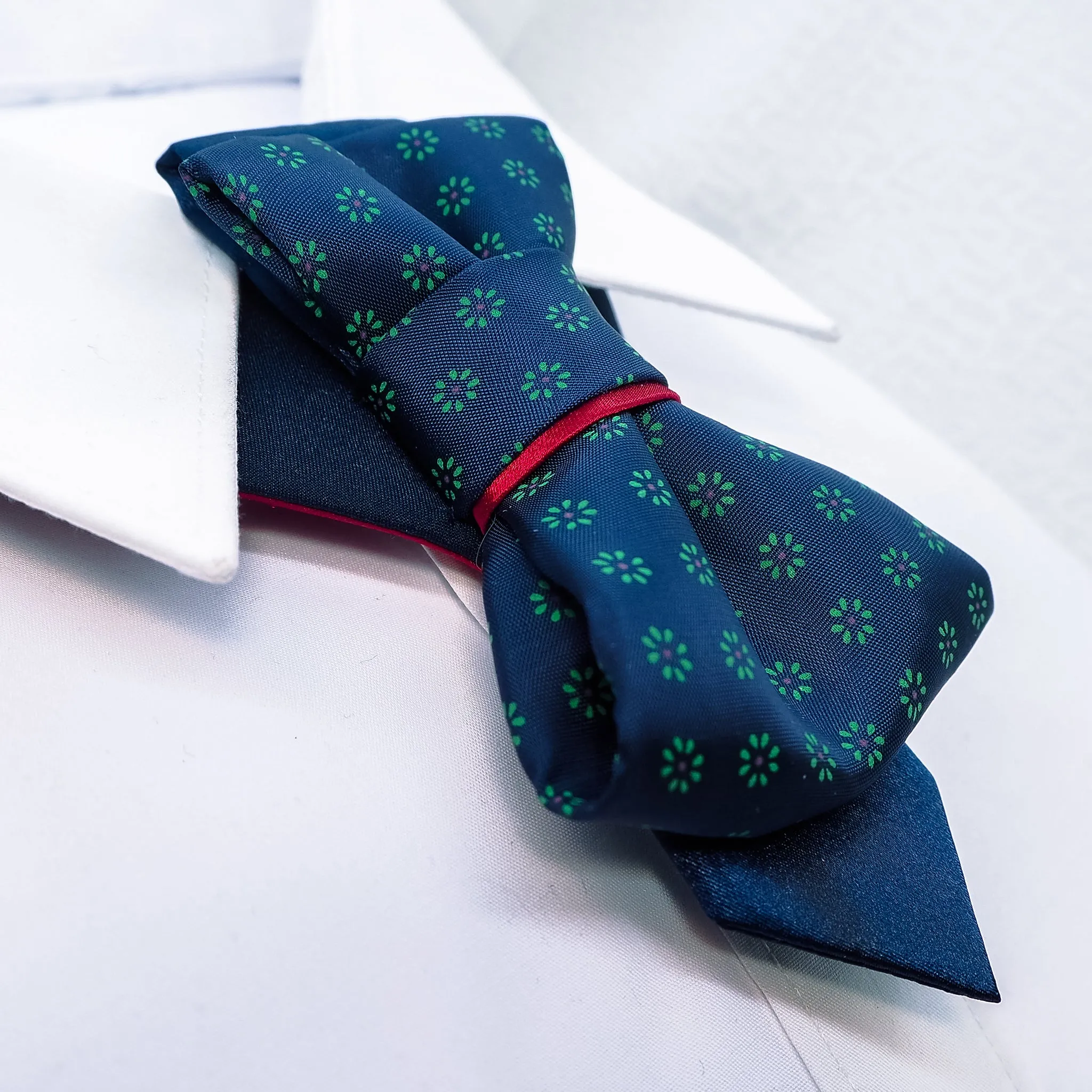 HOPPER TIE "GREEN FLOWER BOW TIE"