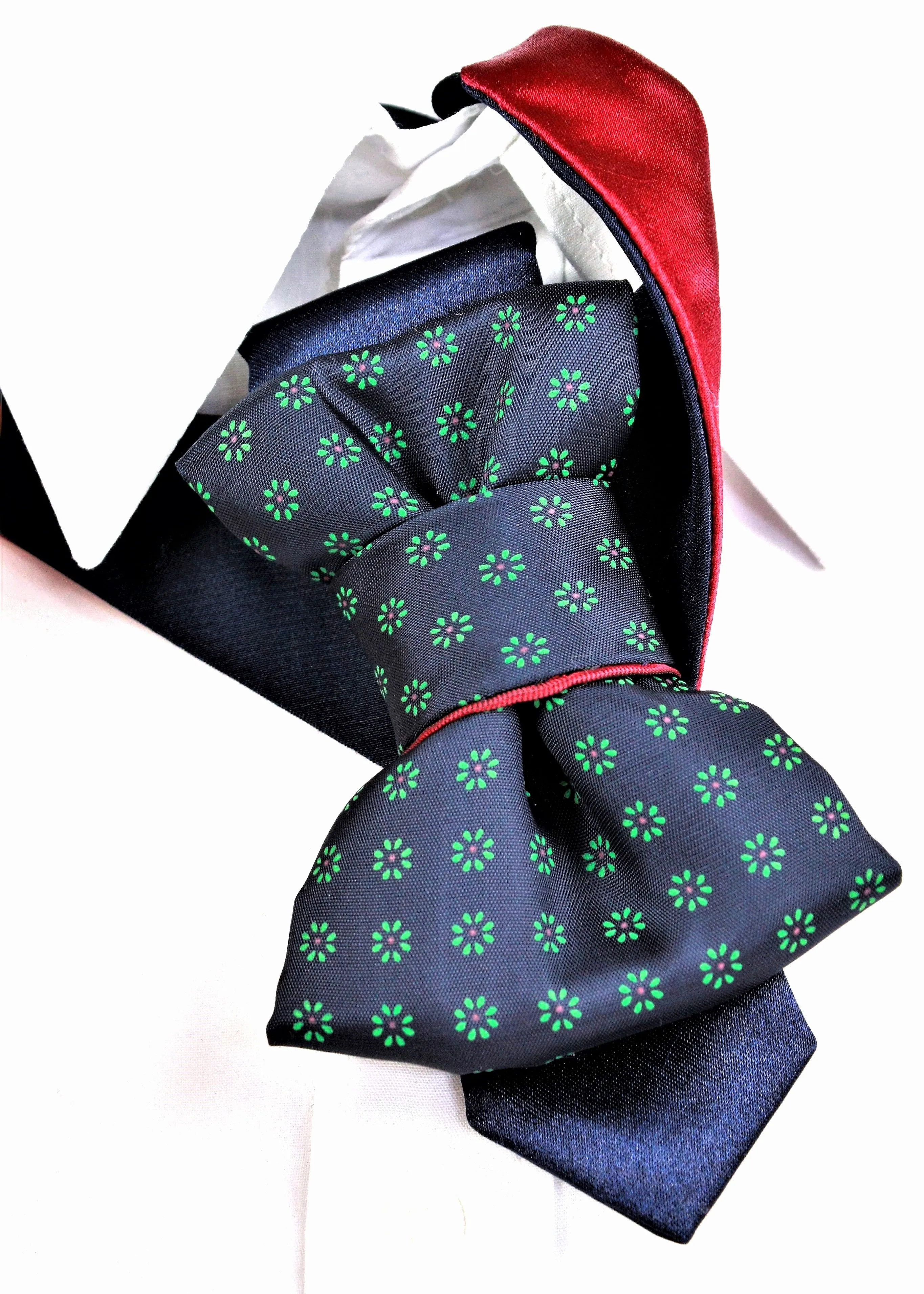 HOPPER TIE "GREEN FLOWER BOW TIE"