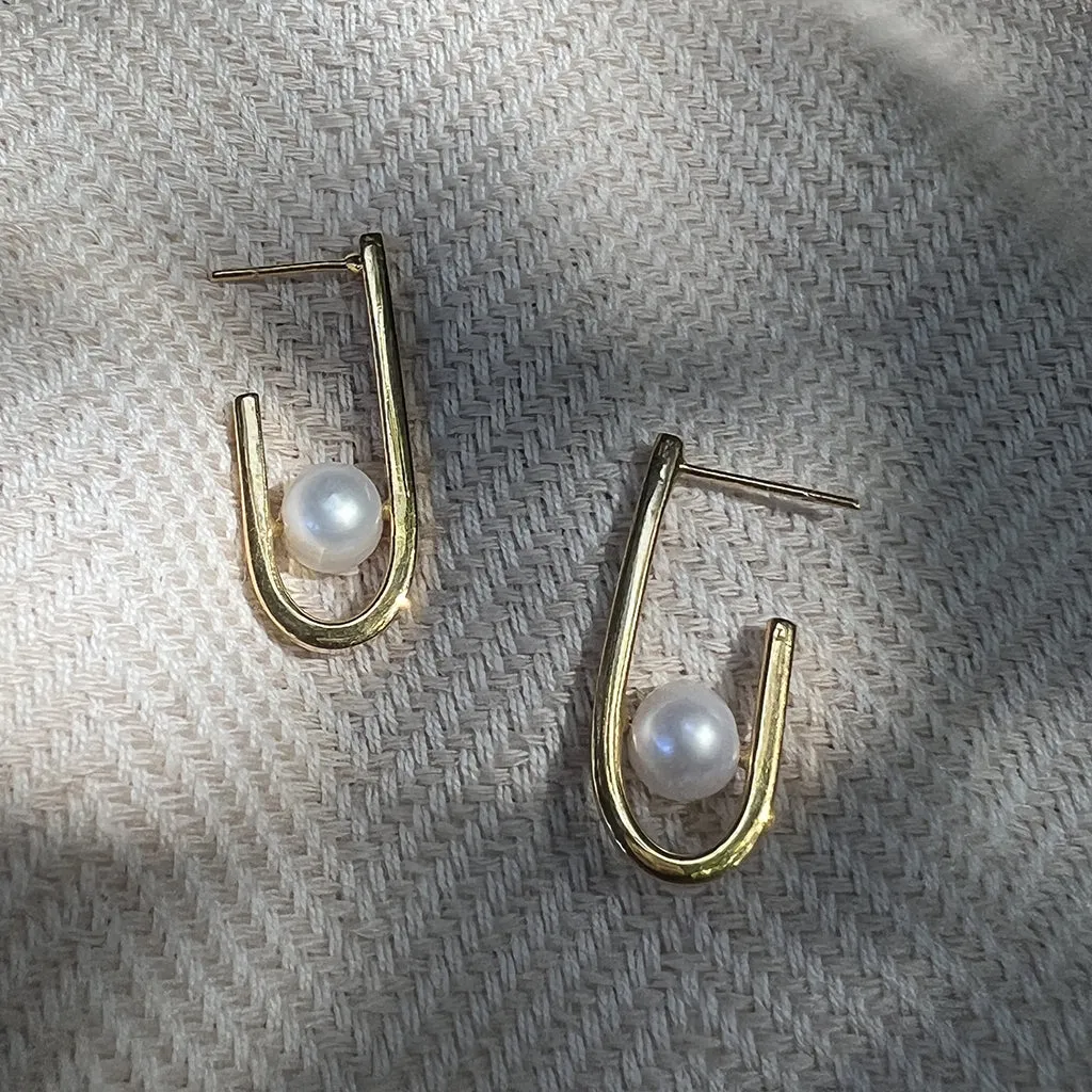 J Hoop Freshwater Pearl Earrings by SLATE   SALT