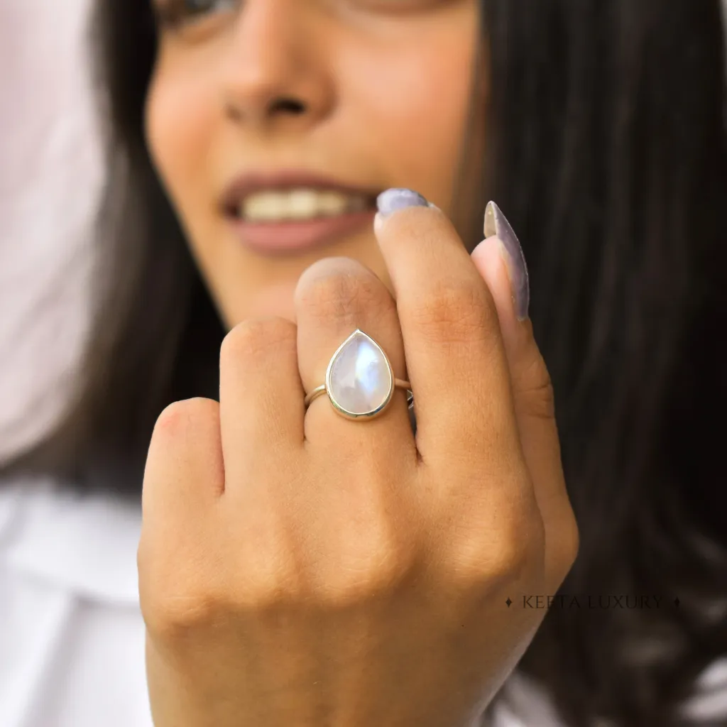 Lunar Drop - Moonstone Ring