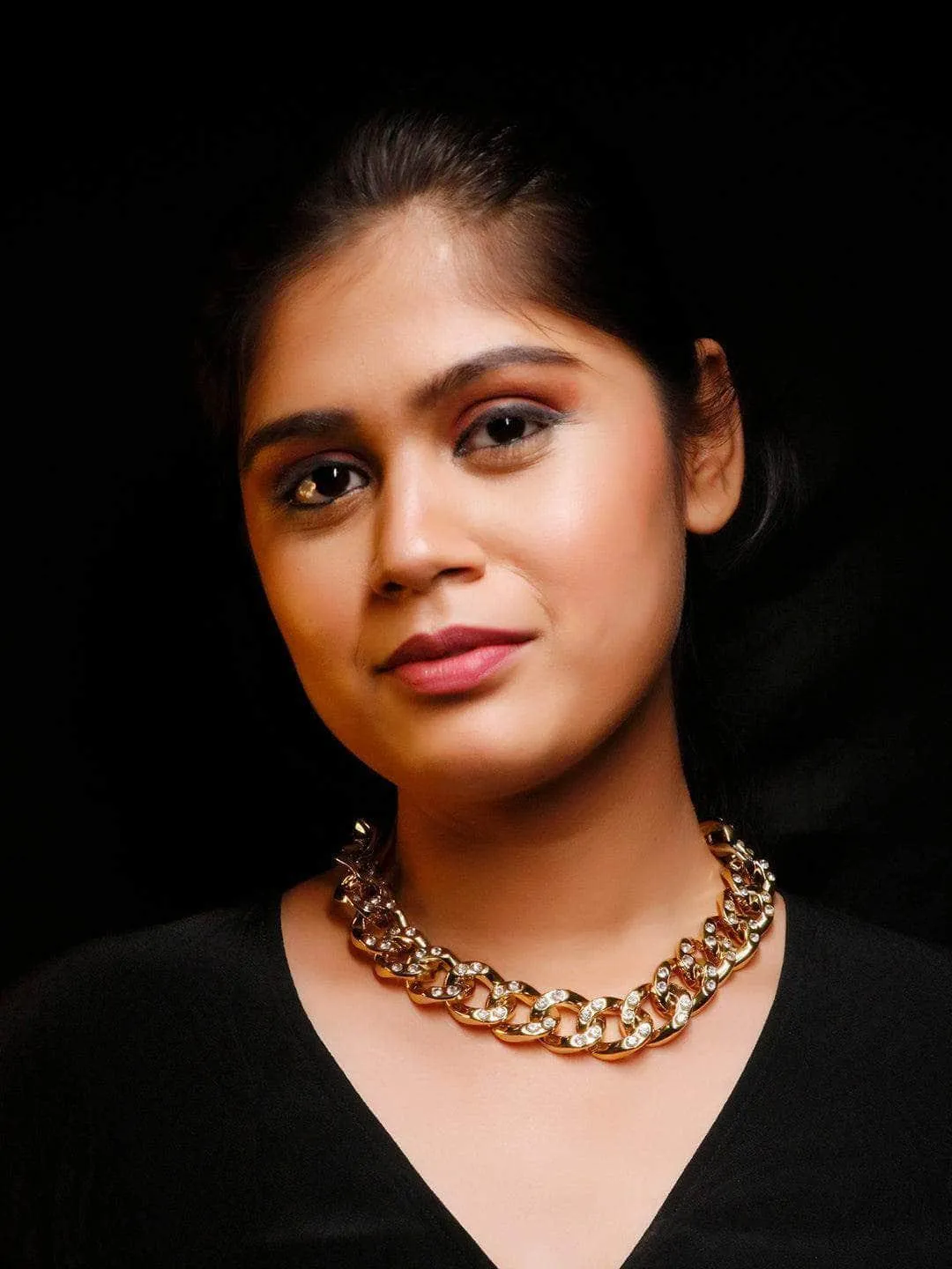 Priyanka Mohan In Link Necklace