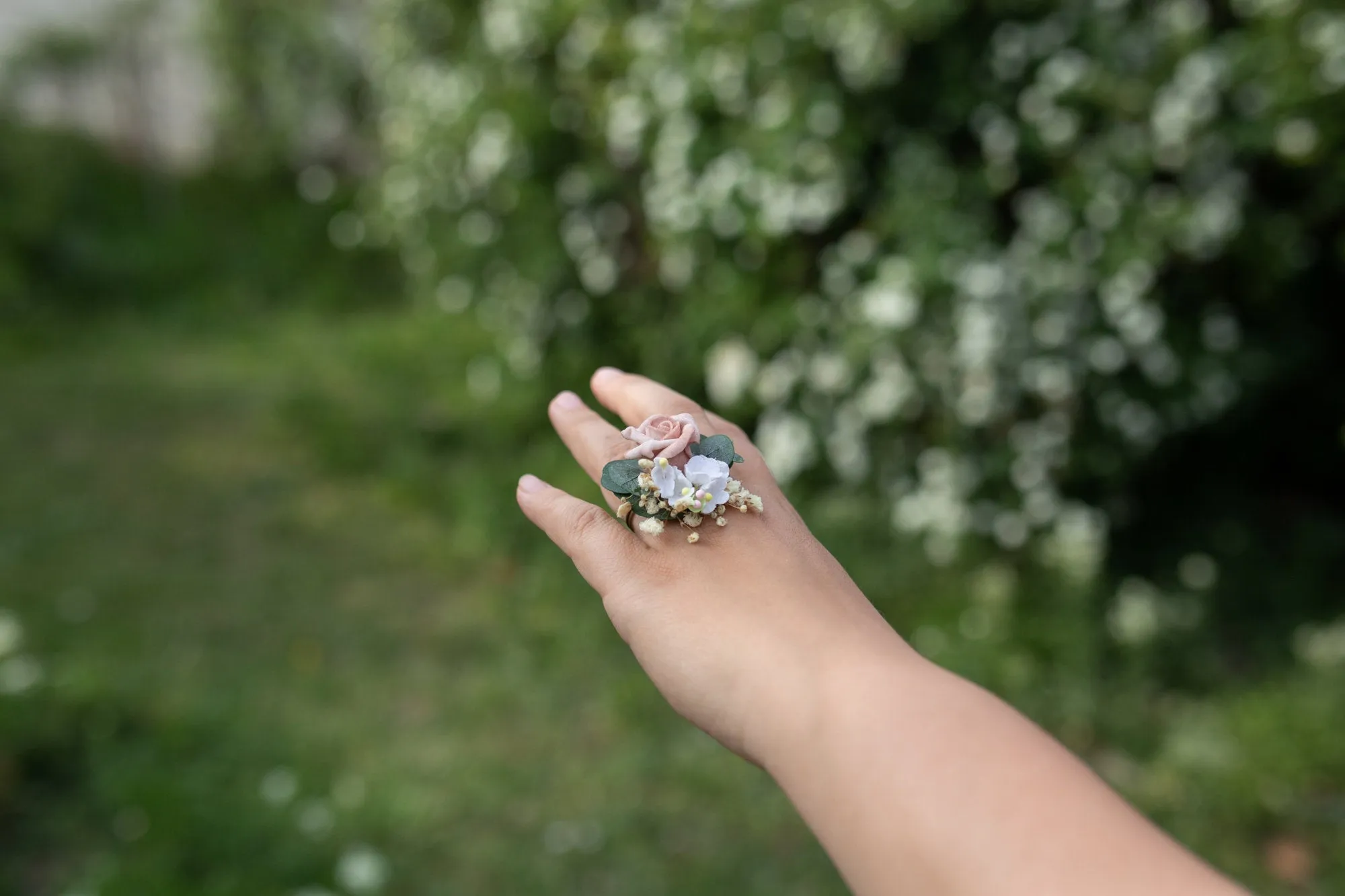 Romantic blush flower ring Bridal ring with baby's breath Ring with dusty pink rose Adjustable ring Nickel free Magaela accessories Wedding