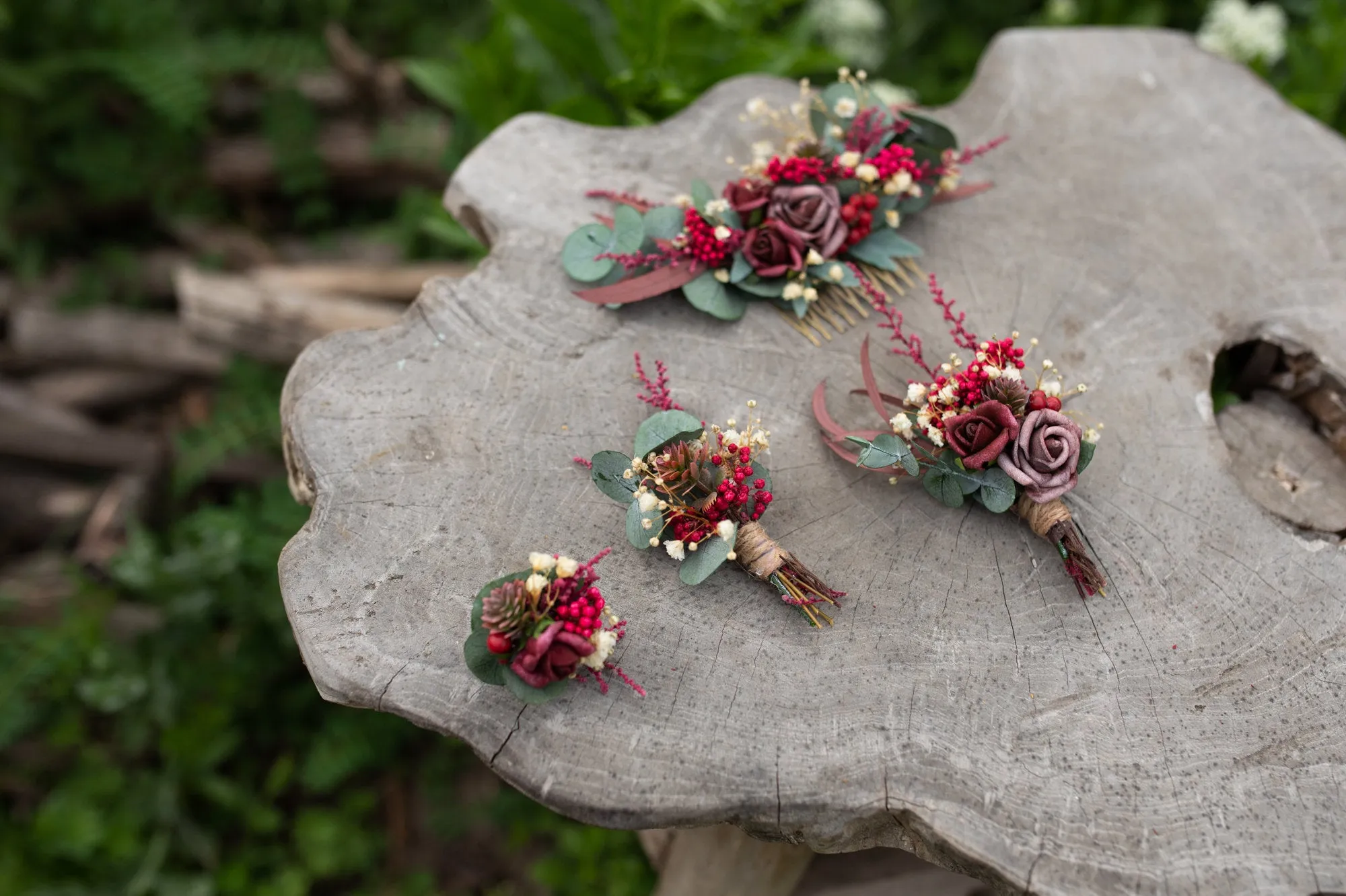 Romantic burgundy flower ring Bridal ring with baby's breath Ring with red wine rose Adjustable ring Nickel free Magaela accessories Wedding