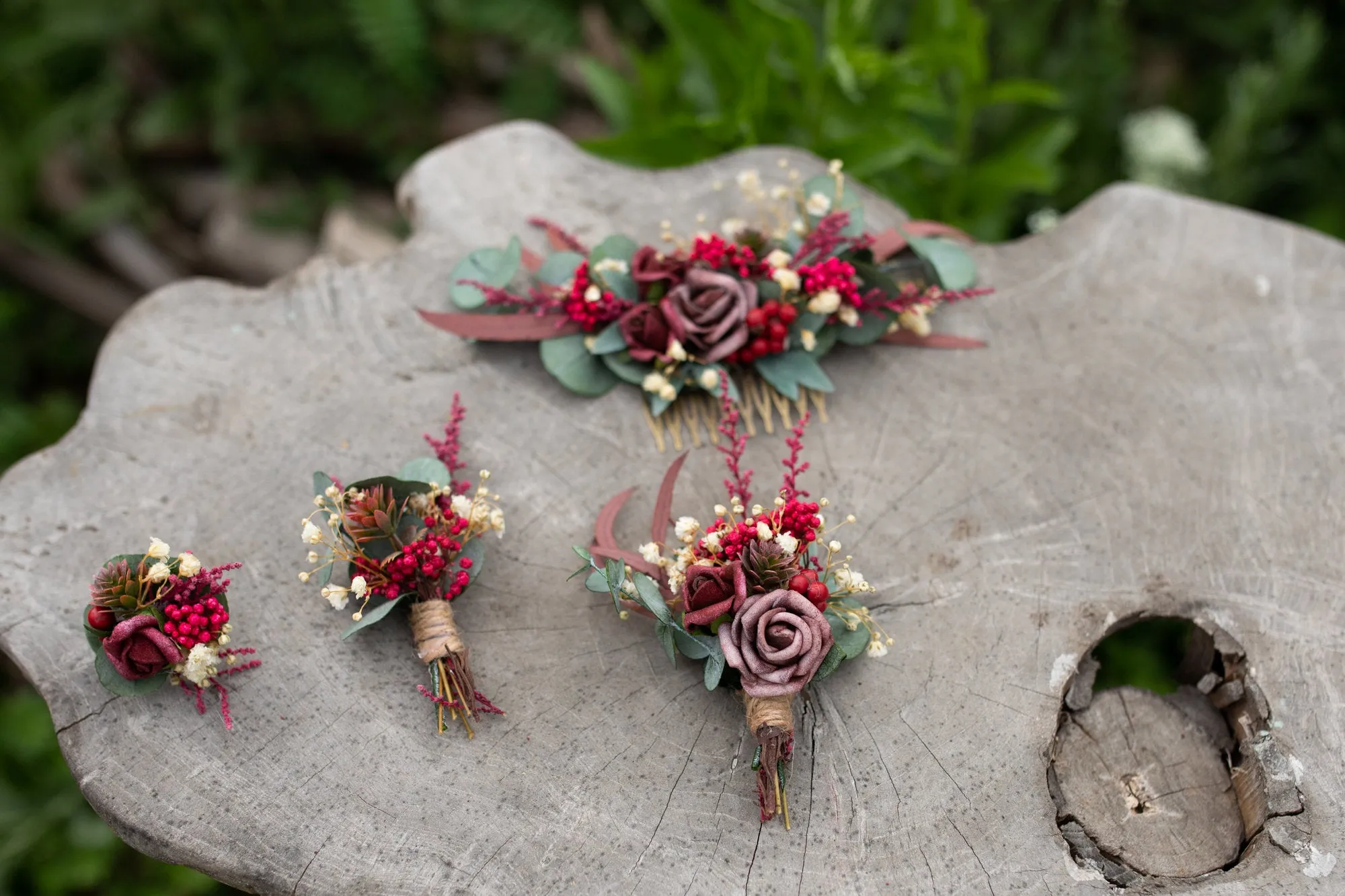 Romantic burgundy flower ring Bridal ring with baby's breath Ring with red wine rose Adjustable ring Nickel free Magaela accessories Wedding