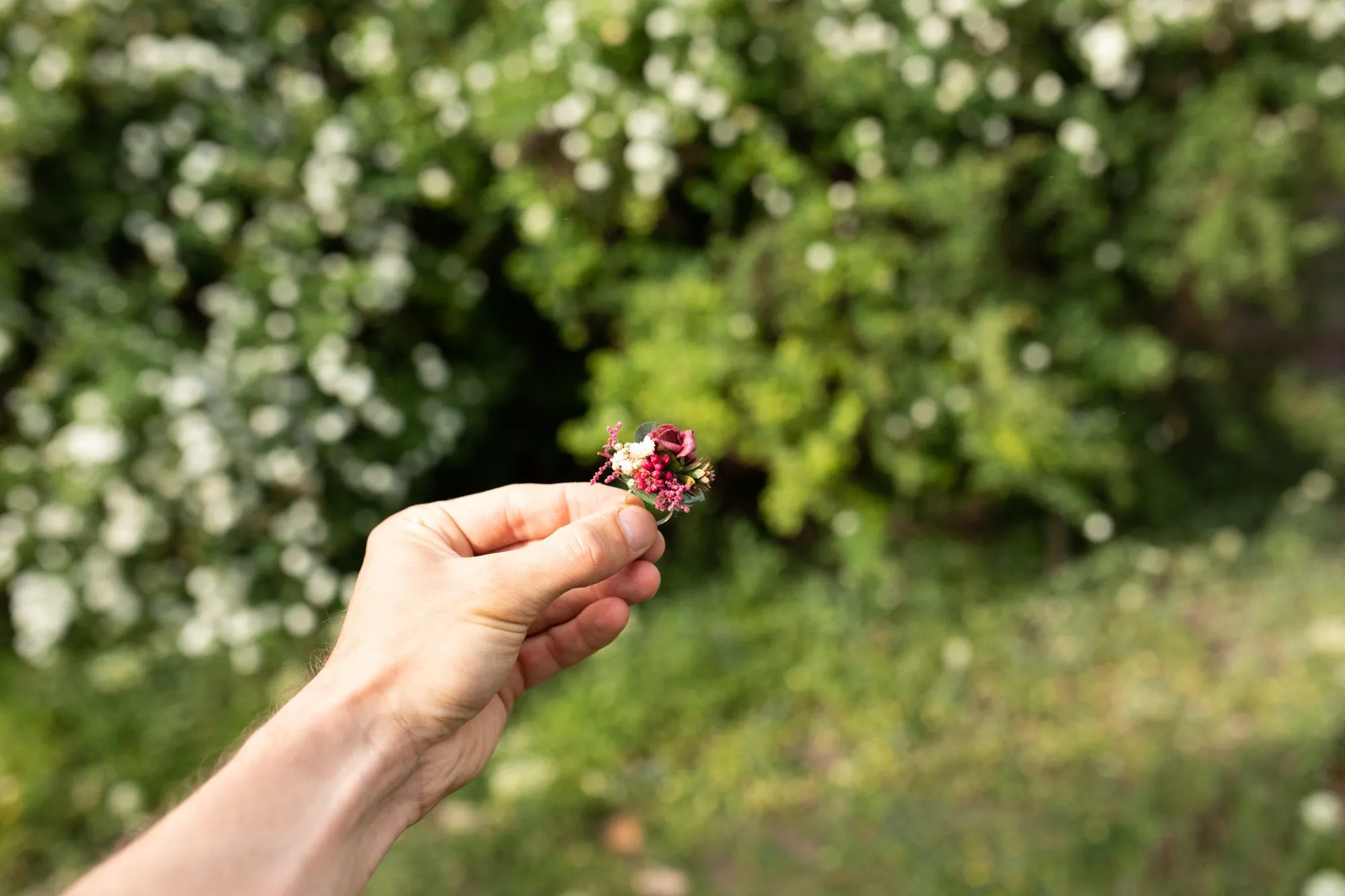 Romantic burgundy flower ring Bridal ring with baby's breath Ring with red wine rose Adjustable ring Nickel free Magaela accessories Wedding