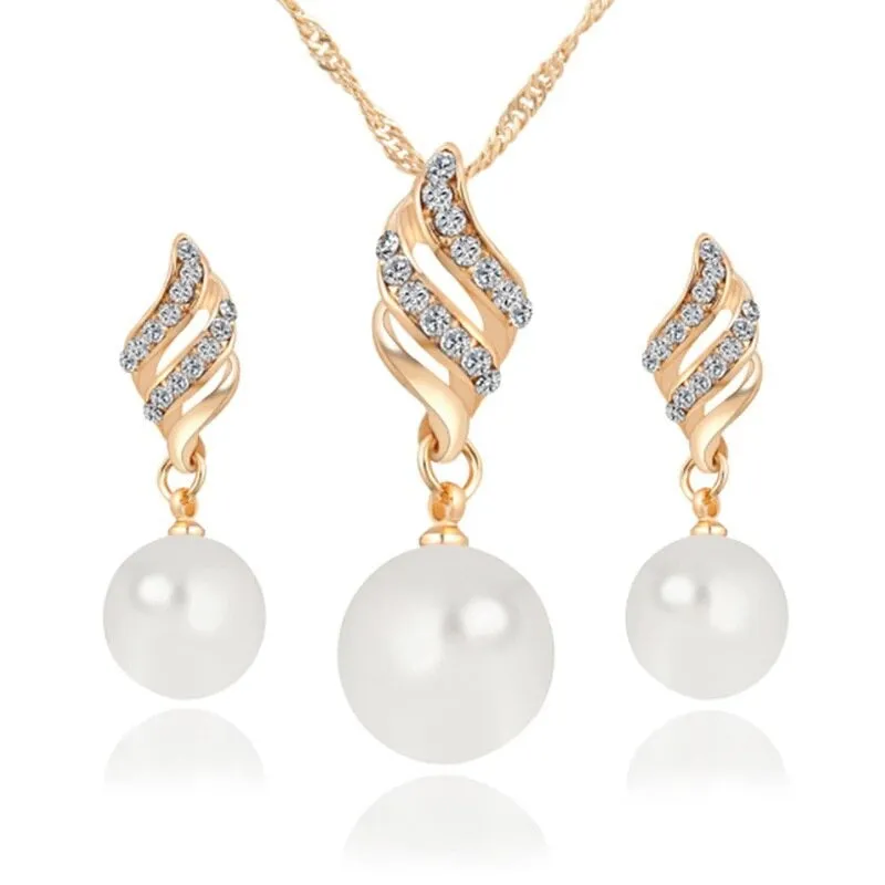 Splendid Pearl and Rhinestone Embellished Jewelry Set