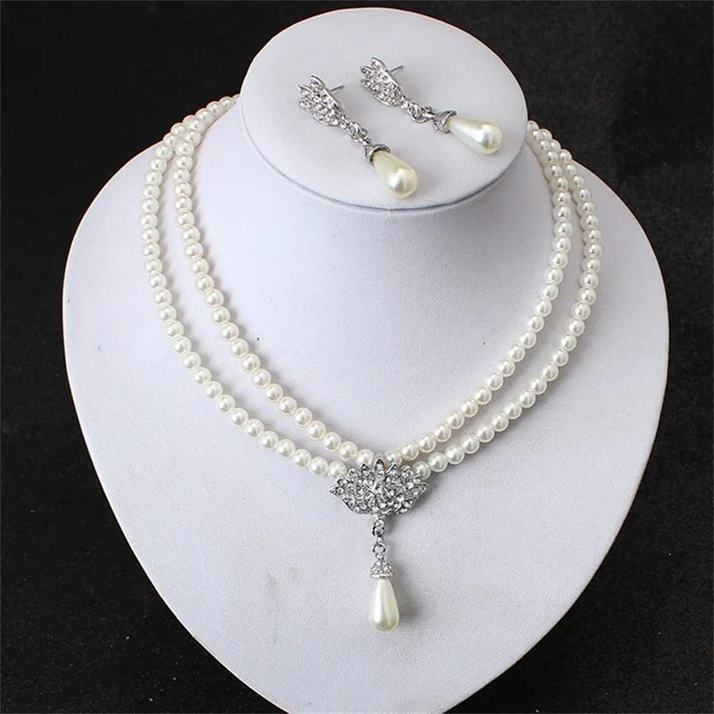 Splendid Pearl and Rhinestone Embellished Jewelry Set