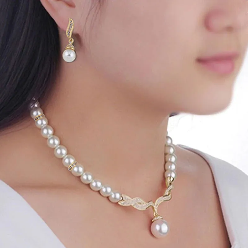 Splendid Pearl and Rhinestone Embellished Jewelry Set