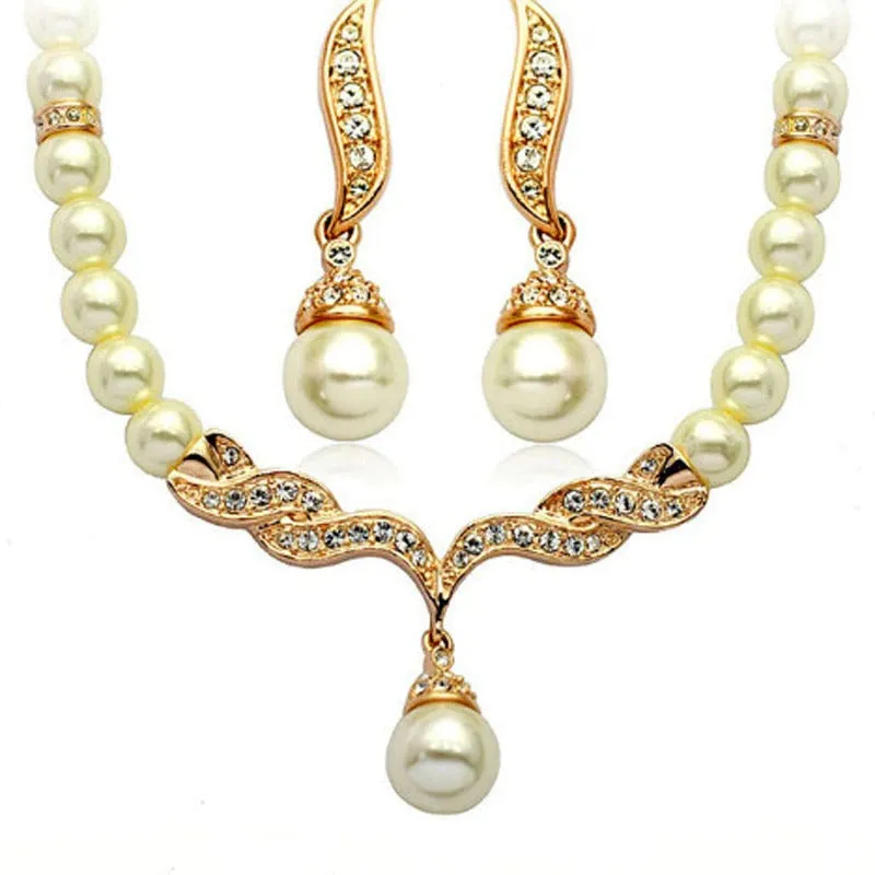 Splendid Pearl and Rhinestone Embellished Jewelry Set